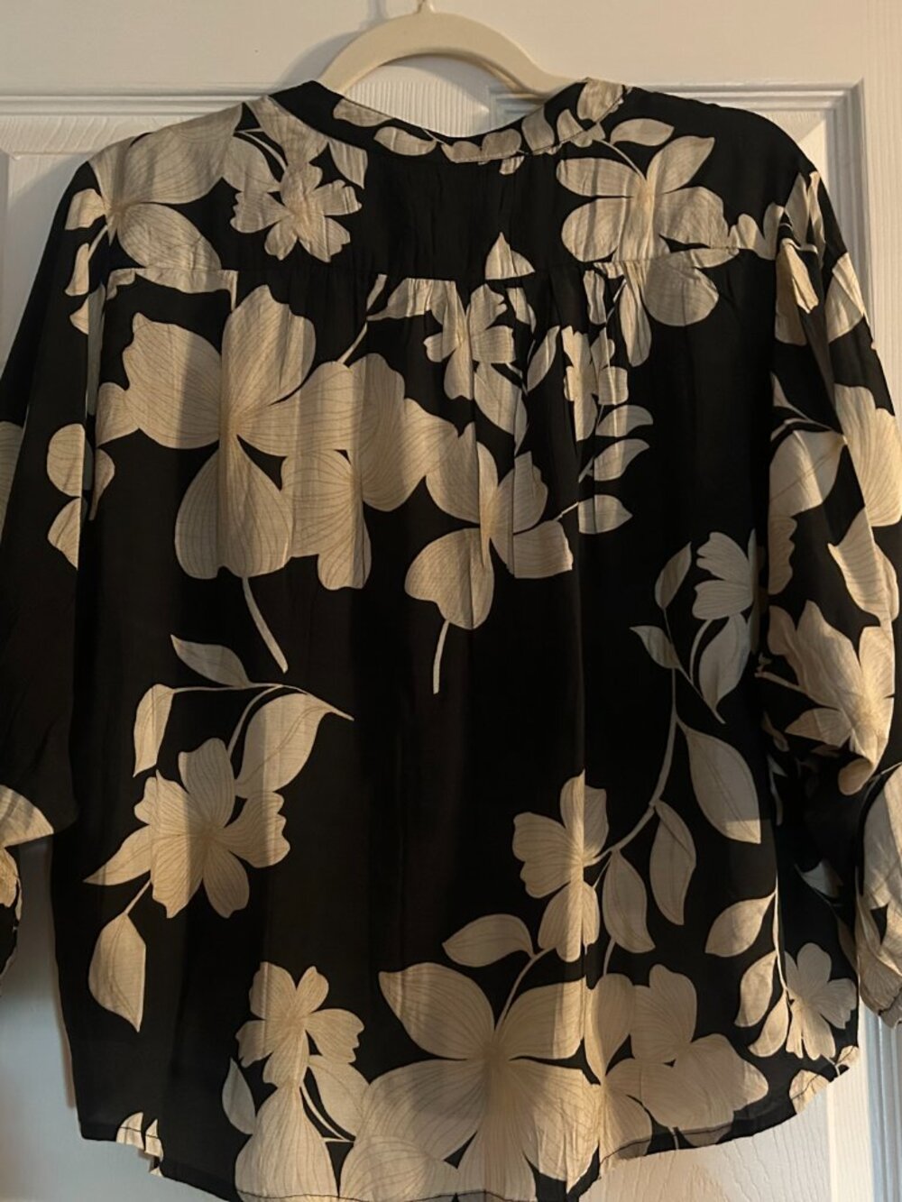 🖤Velvet by Graham & Spencer Black Cream Top XS NWT🌼 - Picture 2 of 8